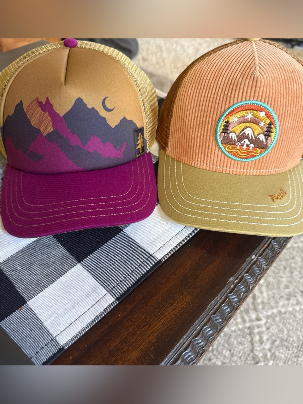 New with tags 2 Pistil women's Trycker hat set $75 retail